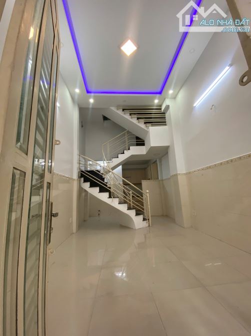 BÁN NHÀ 3 TẦNG – TRẦN QUANG DIỆU, QUẬN 3 – SỔ HỒNG RIÊNG - 1