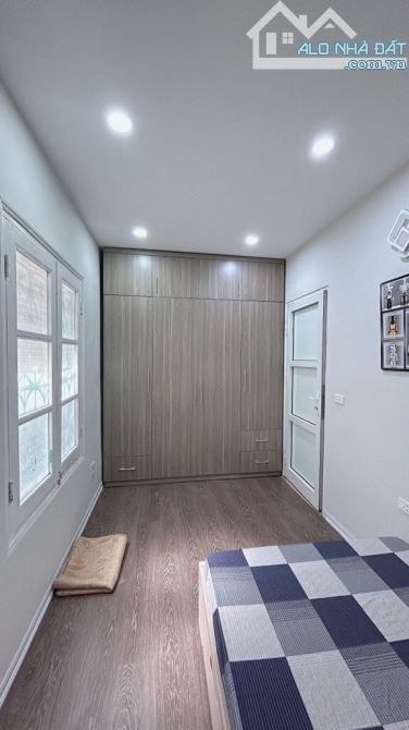 Bán Căn Hộ Tập Thể Tầng 2 – Khu Trung Tự, Phố Phạm Ngọc Thạch – 75m² Thực Tế – Giá 3.9 Tỷ - 1