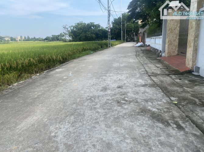ĐÀI BI, UY NỖ đất 2 mặt thoáng, đường THÔNG Ô TÔ cách 1 nhà ra bìa làng Ô TÔ TRÁNH 4 tỷ - 1