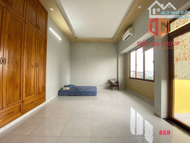 Cho thuê căn hộ 2PN có đầy đủ nội thất toà nhà mặt tiền đường Phan Trung - 1