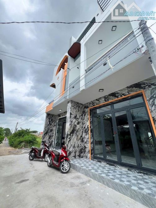 NHÀ MỚI XÂY 5MX22M - SHR - GIÁ 2 TỶ NHỈNH - 1