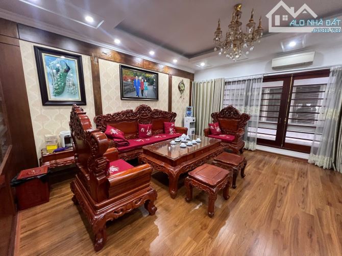 Mặt phố ngay Cầu Giấy 55M 7 tầng thang máy giá chỉ 27,5 tỷ - 1