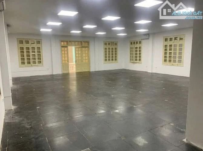 Độc quyền cho thuê nhà mặt phố Trường Chinh, 150m² × mt4m, kinh doanh mọi mặt hàng