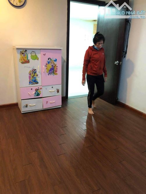 Gấp! Cho thuê căn hộ  Golden Land 275 Nguyễn Trãi 100m2, 2 ngủ, 2 wc giá 13 triệu/th - 1