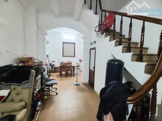 BÁN NHÀ PHÂN LÔ HOÀNG CẦU – 47M² – 4 TẦNG – GIÁ 17 TỶ – LÕI ĐỐNG ĐA – FULL NỘI THẤT - 1