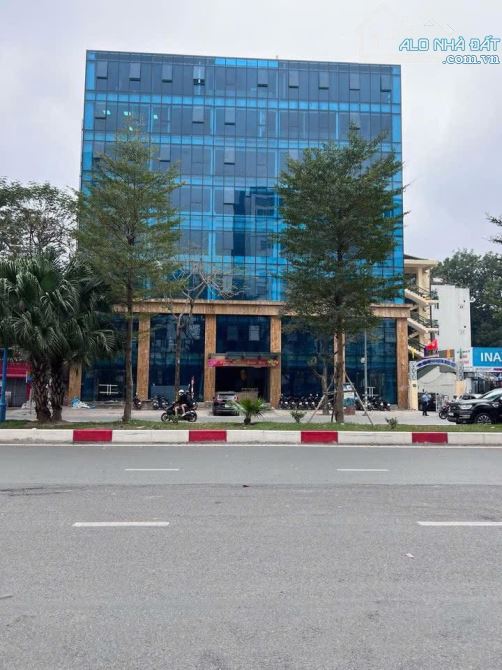 BÁN TOÀ VĂN PHÒNG MẶT PHỐ HOÀNG QUỐC VIỆT 490m2x8T THANG MÁY - MT 30m - 265 TỶ - DÒNG TIỀN - 1