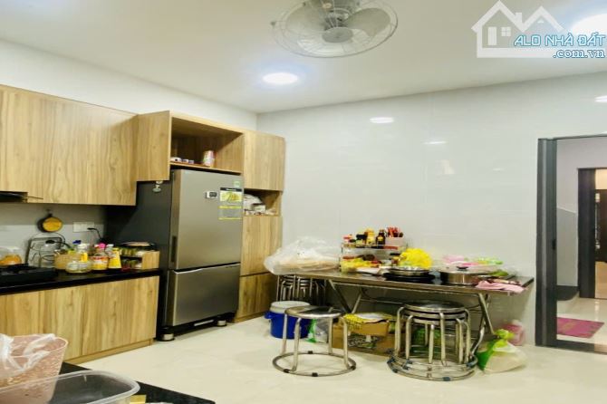 Chính chủ bán nhà ở lâu năm,  4 tầng, 4 phòng, trung tâm Quận 3, giá cực tốt, ở ngay. - 1