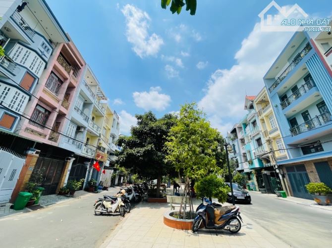Siêu biệt thự căn góc, Nguyễn Oanh. Gần Sân Bay Tân Sơn Nhất - 1