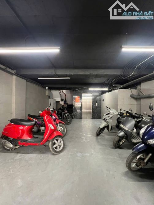 TOÀ NHÀ ĐỈNH!phố Đội Cấn- ô tô tránh-vỉa hè-110m2*10 tầng thang máy, Giá 74 tỷ - 1