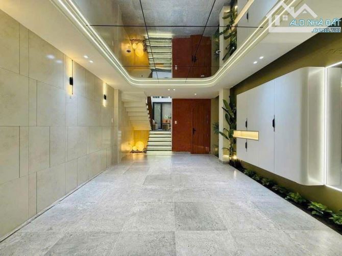 GẤP BÁN NHÀ TẶNG NỘI THẬT TRẦN QUANG KHẢI, TÂN ĐỊNH, QUẬN 1- GIÁ:5,29TỶ. THUÊ 25TR/THÁNG. - 1