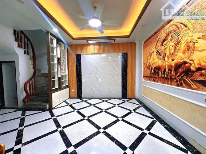 BÁN NHÀ 6T, TRÍCH SÀI - TÂY HỒ, 33M x MT 6M, Ô TÔ DỪNG ĐỖ 24/24 - KHÍ HẬU HỒ TÂY CỰC MÁT - 1