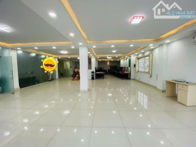 MẶT TIỀN HÀ HUY GIÁP Q12 - 6 TẦNG 180M2 ( 9M X 20M) - CÓ THANG MÁY -