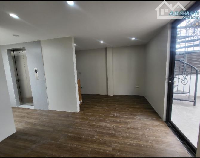13.x tỷ/ 42 m2 /7  tầng/ 4.8 M tiền / Gara Ô tô/ 1 Nhà Ra phố - 12