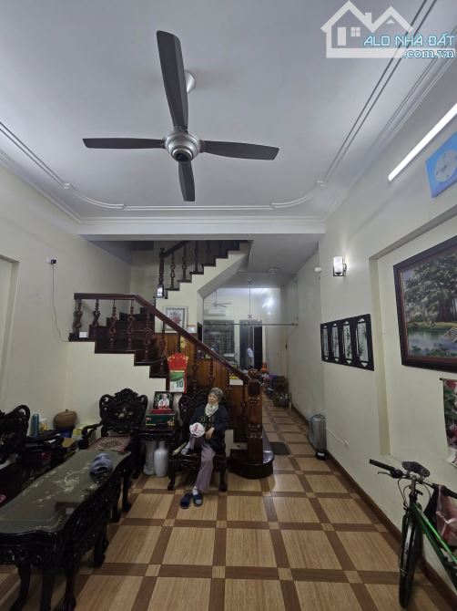 bán nhà ngõ ô tô tránh Nghĩa Đô Cầu Giấy. Sổ A4 76m, 4 tầng MT5m Giá 30 tỷ Đầu tư cực đpj - 2