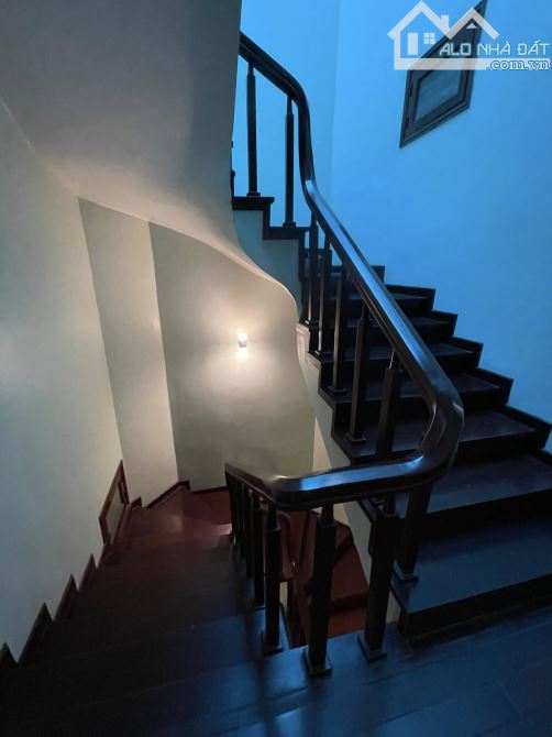 BÁN NHÀ ĐỀN LỪ . PHÂN LÔ VỈA HÈ . NHÀ 5 TẦNG . MT 4.4  M . GIÁ 26,7 TỶ QUÁ ĐẸP - 2