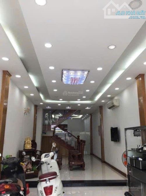 Kẹt tiền cần bán nhà mặt tiền đường Điện Biên Phủ -  quận 10, dt 3.7x15m, giá chỉ nhỉnh 13 - 2
