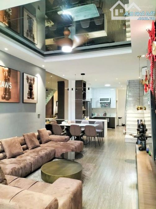Phú kiều. Kiều Mai. Nhà đẹp ô tô tránh. Vỉa hè rộng. Kinh doanh tốt. 52m.5 tầng. 15,3 tỷ - 2