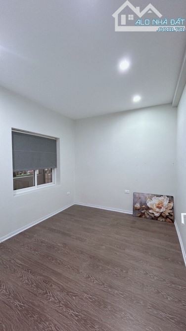 Bán Căn Hộ Tập Thể Tầng 2 – Khu Trung Tự, Phố Phạm Ngọc Thạch – 75m² Thực Tế – Giá 3.9 Tỷ - 2