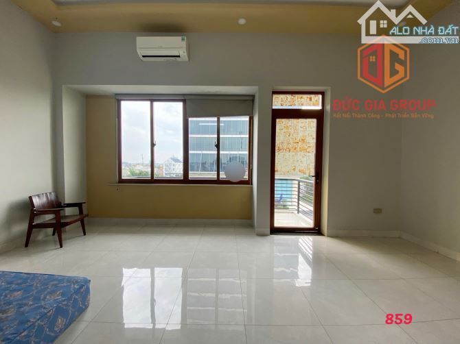 Cho thuê căn hộ 2PN có đầy đủ nội thất toà nhà mặt tiền đường Phan Trung - 2