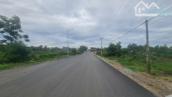 bán đất 8x56 nở hậu 9m MT lý nam đế, Tân Phước, Thị Xã LaGi, BÌnh Thuận .Giá 2,3 tỷ - 2