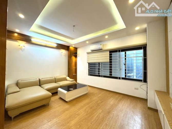 BÁN NHÀ HẠ YÊN QUYẾT 8,2 TỶ 35m 5 TẦNG MT 5,5m NHÀ MỚI GẦN PHỐ Ô TÔ ĐỖ CỬA DÒNG TIỀN - 2