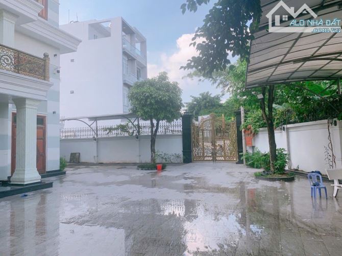 GIẢM SỐC 11TỶ,CHỦ GẤP BÁN BIỆT THỰ QUẬN 9 SIÊU ĐẸP,DT627M CHỈ 39TỶ THƯƠNG LƯỢNG - 2