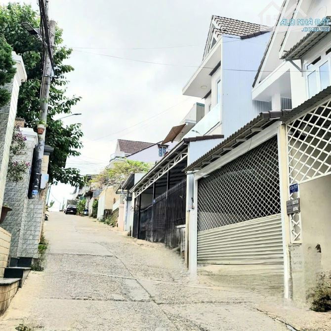 Cần Tiền Bán Căn Nhà Đường Ngô Quyền , Cách Hồ Xuân Hương 1.5km, DT (5.5x13.2) - 2