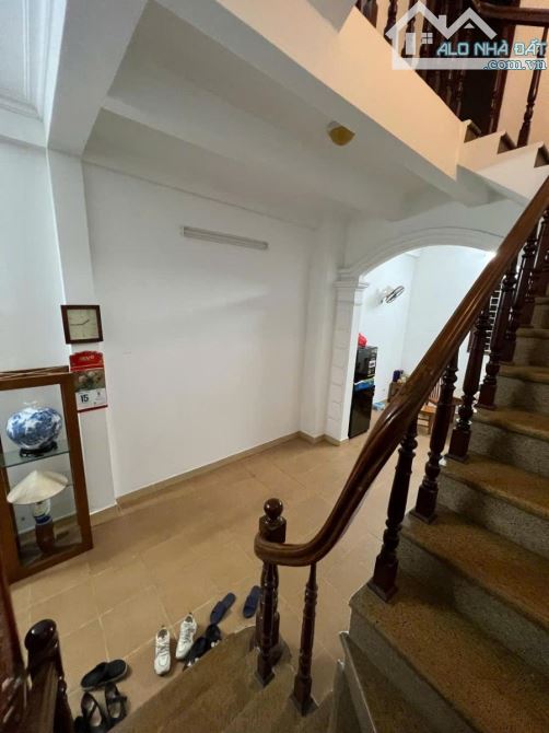 BÁN NHÀ PHÂN LÔ HOÀNG CẦU – 47M² – 4 TẦNG – GIÁ 17 TỶ – LÕI ĐỐNG ĐA – FULL NỘI THẤT - 2