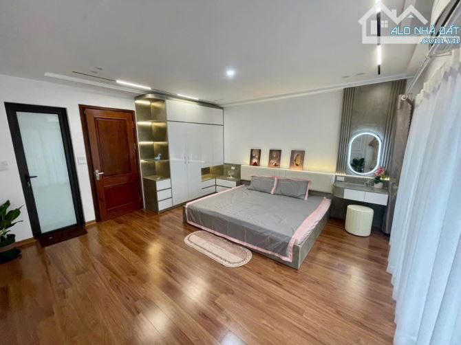 NGỌC LÂM - LONG BIÊN, 7 TẦNG THANG MÁY, FULL NỘI THẤT, Ô TÔ VÀO NHÀ. HƠN 11 TỶ. - 2