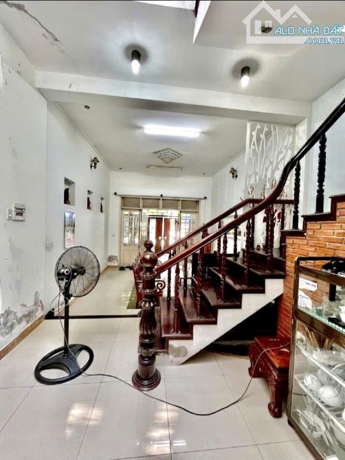 NGAY ĐH NGOẠI NGỮ - 3 TẦNG MẶT TIỀN CAO XUÂN HUY – KHUÊ TRUNG –  6.X TỶ. - 2