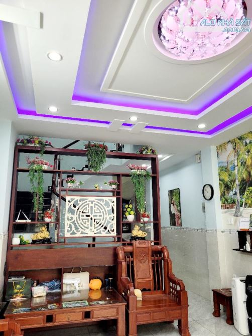 Bán nhà 3 tầng hẻm xe hơi gần ngã tư Tô Ký - Nguyễn Ảnh Thủ - 2