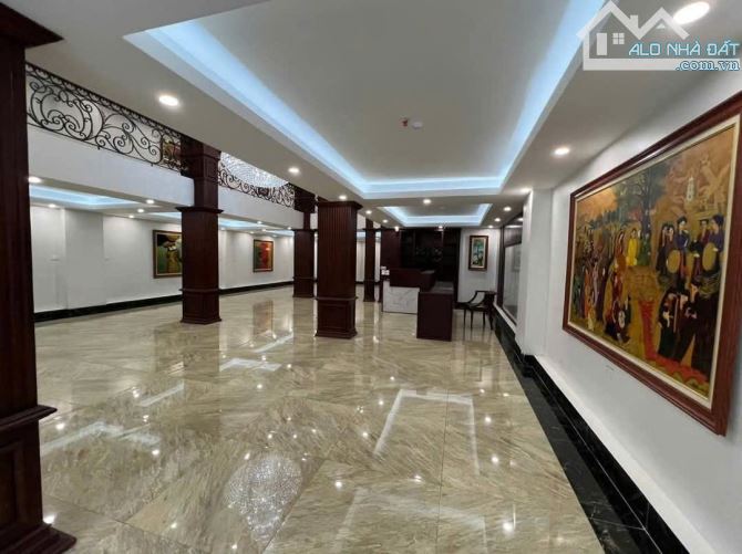 Bán khách sạn 7.5 tầng ngay ngã 6 Bắc Ninh, dt 212m2 giá 50 tỷ - 2