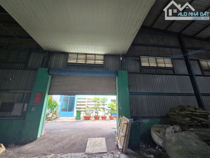 Thuê kho, nhà xưởng Quận 7 DT 700m có văn phòng, wc, điện nước đủ- Lâu dài trên 3 năm. - 2