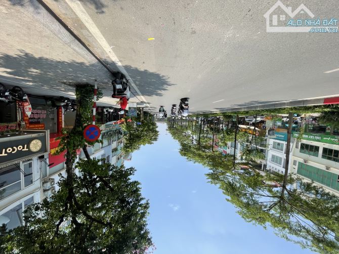 NHÀ MẶT PHỐ 2 THOÁNG 35 TỶ 43m 7 Tầng MT 4,1m VỈA HÈ 6m KINH DOANH ĐÀO TẤN BA ĐÌNH