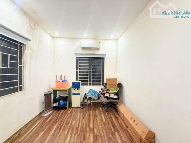 6.2 tỷ, Ngõ 35 Cát Linh, 10m ô tô tránh, 25m2, 5 tầng dân xây - 2