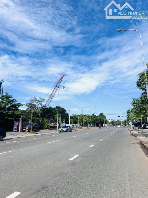 Mặt tiền đường lớn Võ Văn Kiệt xã Hoà Long,TP Bà Rịa - TDT: 103m2 bán giá : 4 tỷ 490 triệu - 2