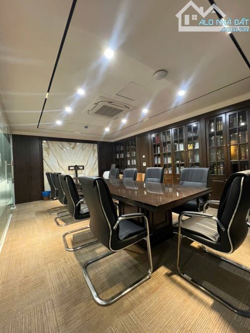 TOÀ NHÀ ĐỈNH!phố Đội Cấn- ô tô tránh-vỉa hè-110m2*10 tầng thang máy, Giá 74 tỷ - 2