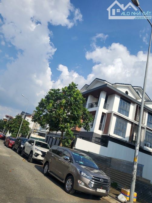 BÁN BIỆT THỰ VEN SÔNG SÀI GÒN - ĐƯỜNG BÌNH LỢI, P.13, BÌNH THẠNH 200m2, 25 tỷ TL - 2