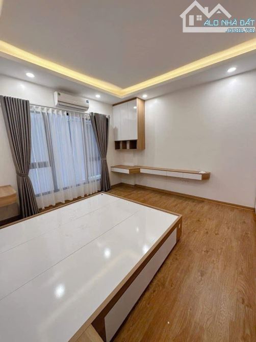 Bán nhà đẹp Đội Cấn, ngõ ô tô, đang cho thuê 20 triệu/tháng - 2