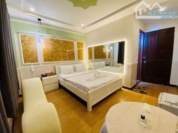 Bán gấp khách sạn ngay chợ Bến Thành đường Nguyễn Trãi, Q1 5 tầng, thang máy, HĐT 130tr - 2