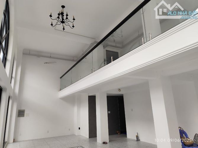 LÔ GÓC NGUYỄN ẢNH THỦ 💚💛❤️ 5TẦNG - 117M2 đủ _ NGANG 12M đẹp _ CÓ THANG MÁY  gần nữa Tỉ - 2