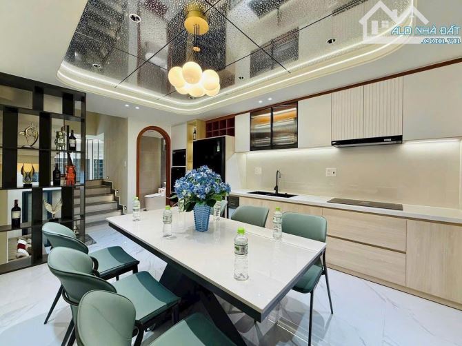 GẤP BÁN NHÀ TẶNG NỘI THẬT TRẦN QUANG KHẢI, TÂN ĐỊNH, QUẬN 1- GIÁ:5,29TỶ. THUÊ 25TR/THÁNG. - 2