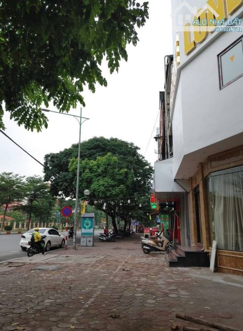BÁN NHÀ MẶT PHỐ HOÀNG QUỐC VIỆT - CẦU GIẤY 120m2 - 5T - MT 11.5m - 77 TỶ - KINH DOANH - 2
