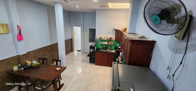 Bán nhà 3 Tầng 108m² Dĩ An,SHR đường xe hơi,gần chợ Đoàn Thị Kia - 2