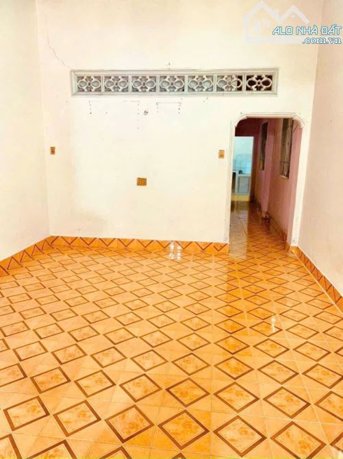 Bán nhà gần cây xăng 26, một xẹc Đồng Khởi, đường nhựa 6m thông, chỉ 3,1 tỷ - 2
