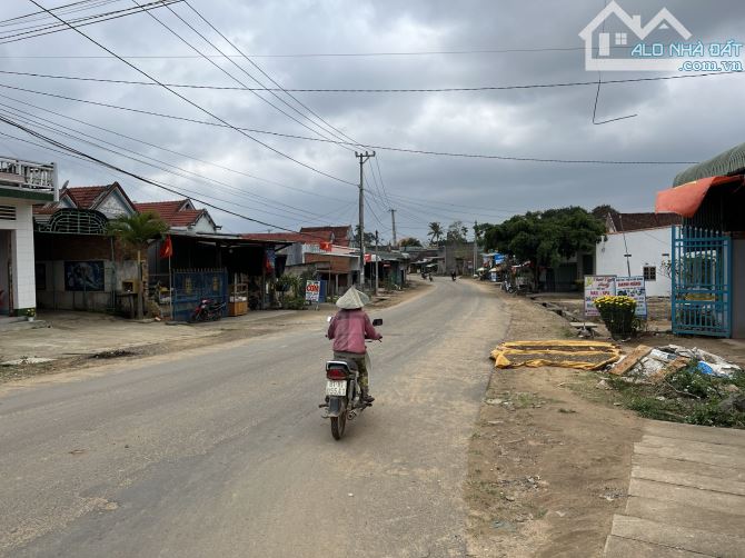 BÁN ĐẤT THỔ CƯ, MẶT TIỀN ĐƯỜNG LIÊN THÔN, NGAY UBND XÃ SƠ PAI, 336M2, GIÁ 490 TRIỆU - 2