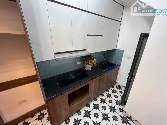 BÁN NHÀ TRUNG PHỤNG XÃ ĐÀN - 40m2 - 5 Tầng - 2