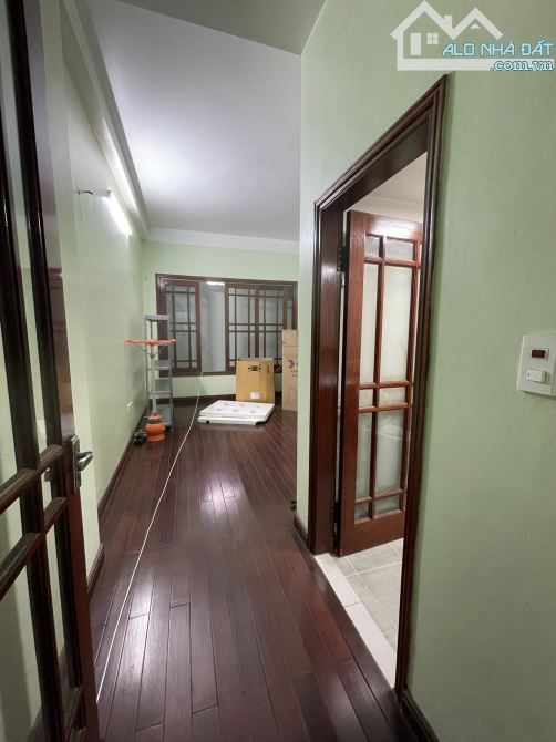 BÁN NHÀ ĐỀN LỪ . PHÂN LÔ VỈA HÈ . NHÀ 5 TẦNG . MT 4.4  M . GIÁ 26,7 TỶ QUÁ ĐẸP - 3