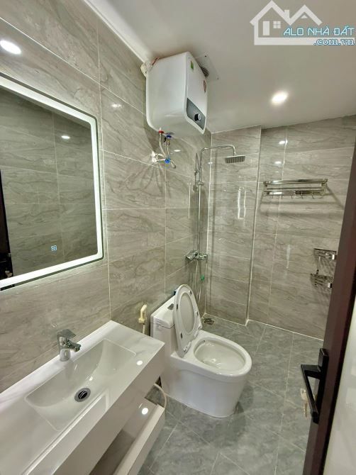 Mặt phố ngay Cầu Giấy 55M 7 tầng thang máy giá chỉ 27,5 tỷ - 3