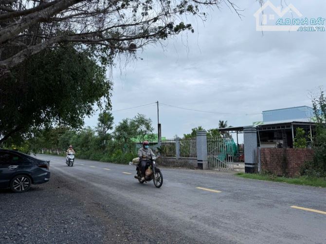 Chính chủ cần bán 2400m2 có 300m2 thổ mặt đường lớn cách BIỂN chỉ vài cây số - 3